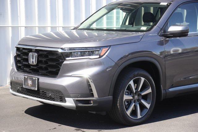 used 2025 Honda Pilot car, priced at $51,297