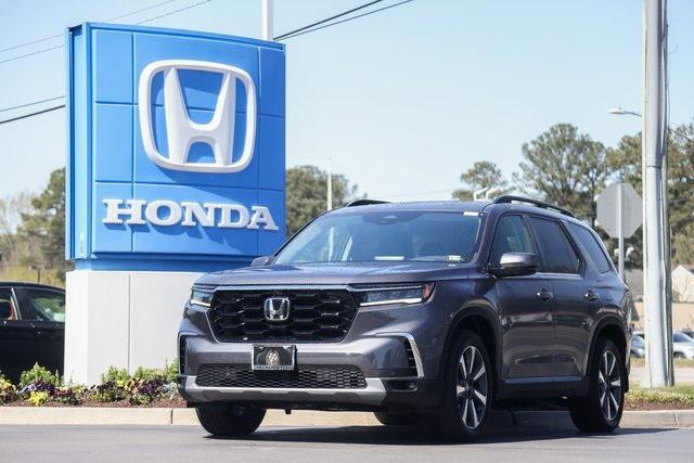 used 2025 Honda Pilot car, priced at $51,297