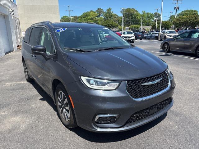 used 2021 Chrysler Pacifica Hybrid car, priced at $24,984