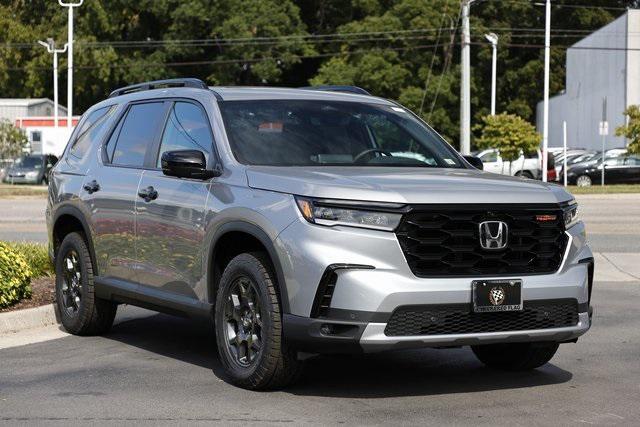 new 2025 Honda Pilot car, priced at $48,688