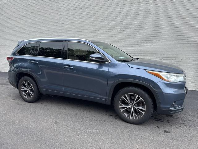used 2016 Toyota Highlander car, priced at $18,219