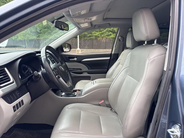 used 2016 Toyota Highlander car, priced at $18,219