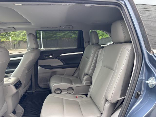 used 2016 Toyota Highlander car, priced at $18,219