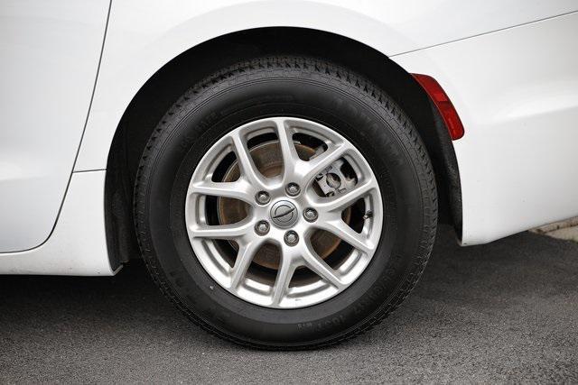 used 2023 Chrysler Pacifica car, priced at $23,554