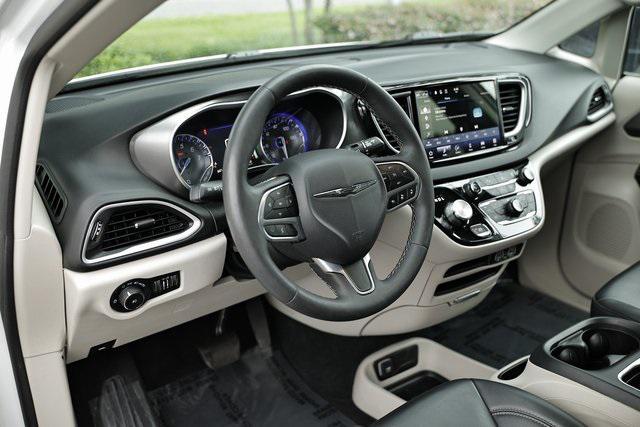used 2023 Chrysler Pacifica car, priced at $23,554