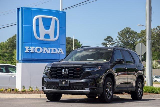 new 2025 Honda Pilot car, priced at $47,188