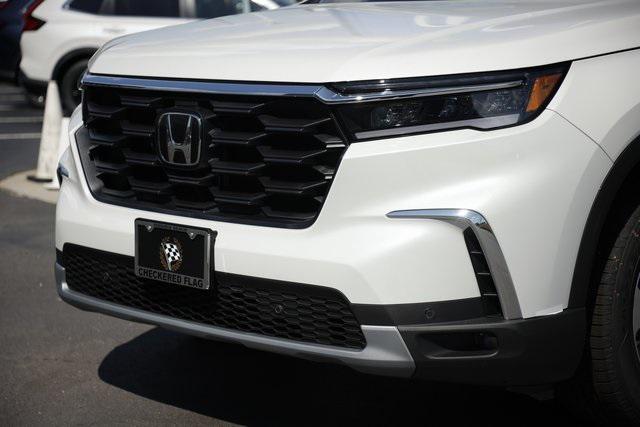 new 2025 Honda Pilot car, priced at $45,250