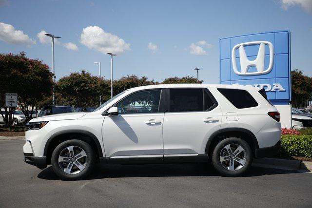 new 2025 Honda Pilot car, priced at $45,250