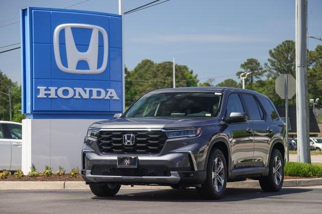 new 2025 Honda Pilot car, priced at $42,298