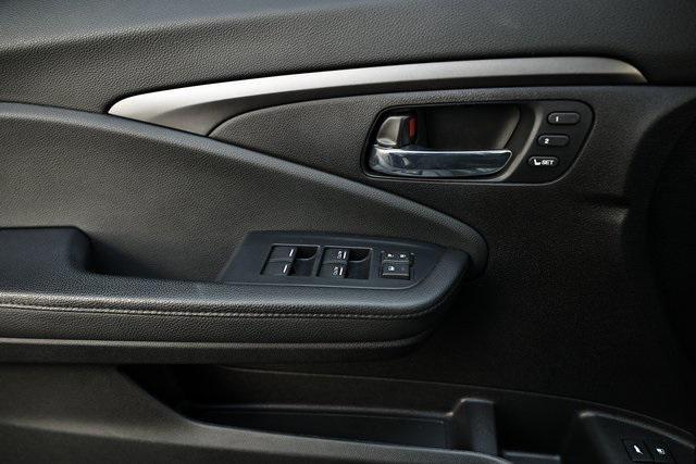 used 2022 Honda Pilot car, priced at $35,611