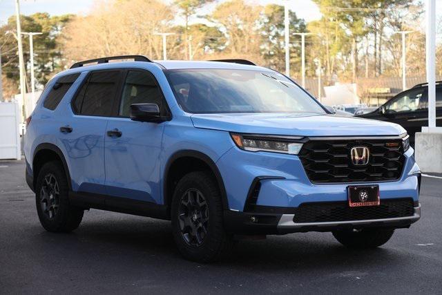 new 2025 Honda Pilot car, priced at $48,609