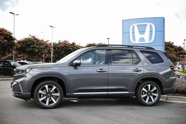 new 2025 Honda Pilot car, priced at $45,990