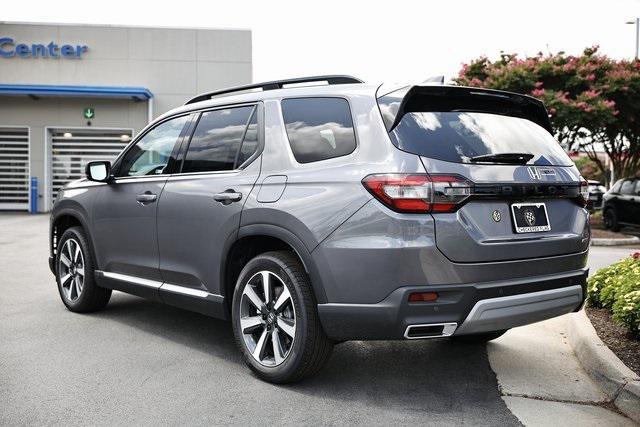 new 2025 Honda Pilot car, priced at $45,990