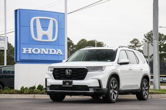 new 2025 Honda Pilot car, priced at $52,150