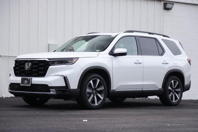 new 2025 Honda Pilot car, priced at $52,150