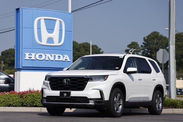 new 2025 Honda Pilot car, priced at $43,225