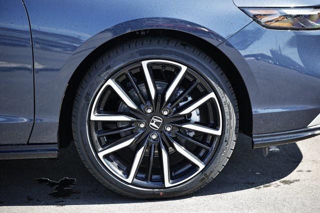 new 2025 Honda Accord Hybrid car
