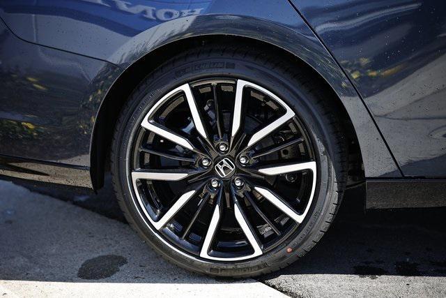 new 2025 Honda Accord Hybrid car