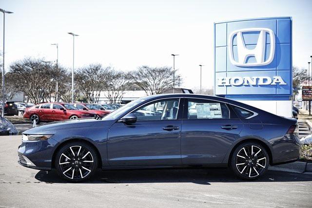 new 2025 Honda Accord Hybrid car