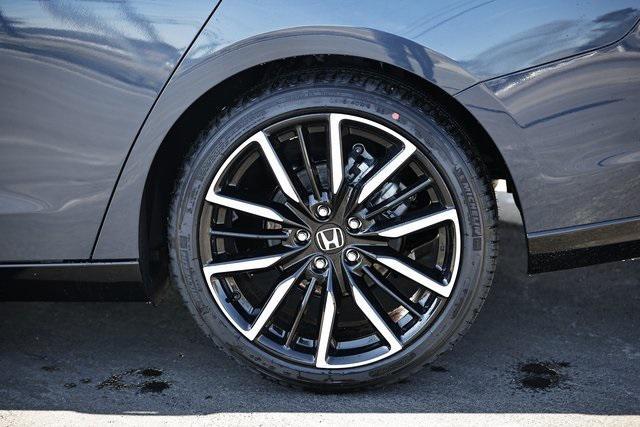 new 2025 Honda Accord Hybrid car