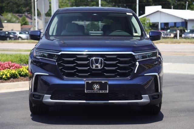 new 2025 Honda Pilot car, priced at $45,116
