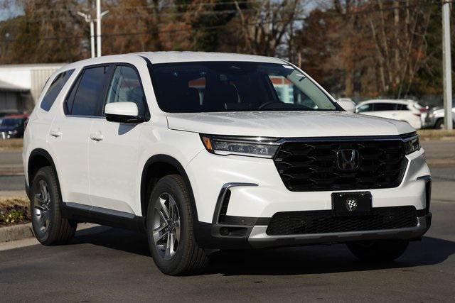 new 2025 Honda Pilot car, priced at $44,290