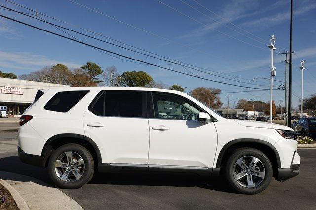 new 2025 Honda Pilot car, priced at $44,290