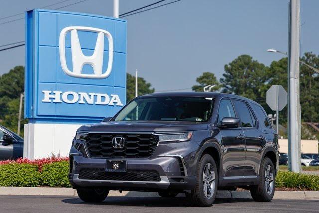 new 2025 Honda Pilot car, priced at $43,323