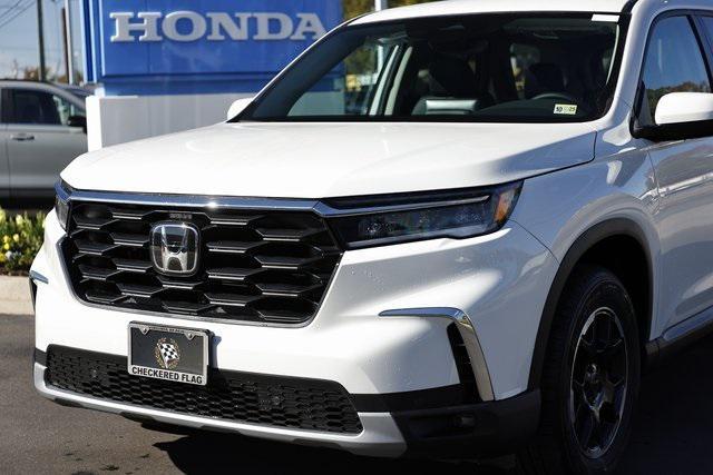 new 2025 Honda Pilot car, priced at $44,188