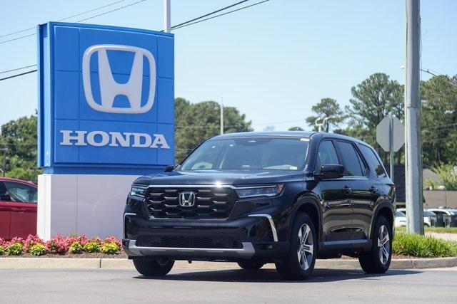 new 2025 Honda Pilot car, priced at $44,823