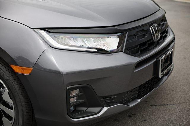 new 2026 Honda Odyssey car, priced at $49,990