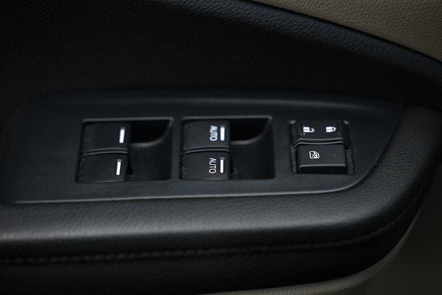 used 2022 Honda Pilot car, priced at $34,976