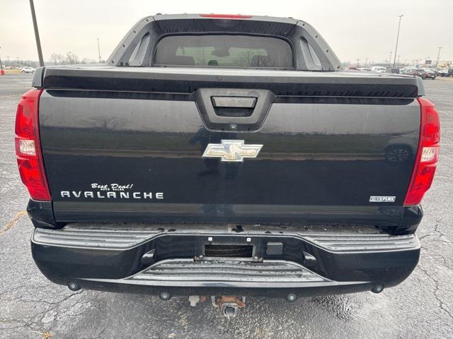 used 2007 Chevrolet Avalanche car, priced at $7,199