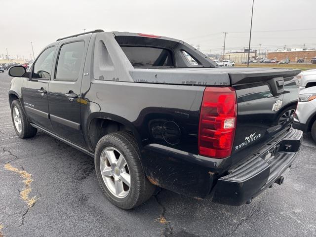 used 2007 Chevrolet Avalanche car, priced at $7,199