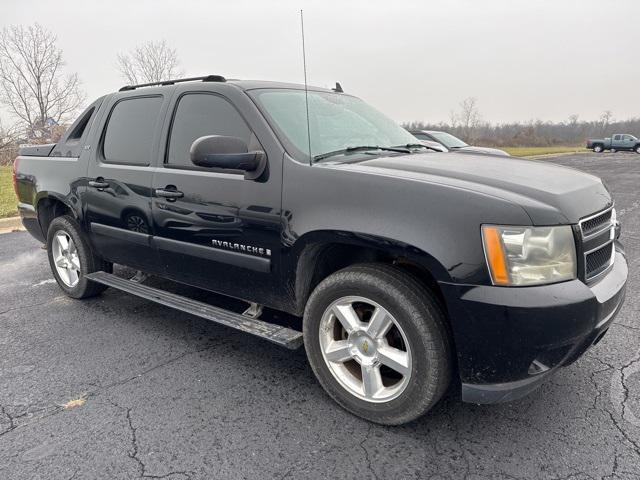 used 2007 Chevrolet Avalanche car, priced at $7,199