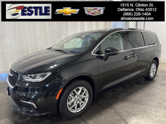 used 2023 Chrysler Pacifica car, priced at $27,846