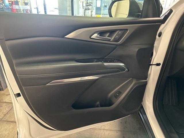 used 2025 Chevrolet Traverse car, priced at $37,998