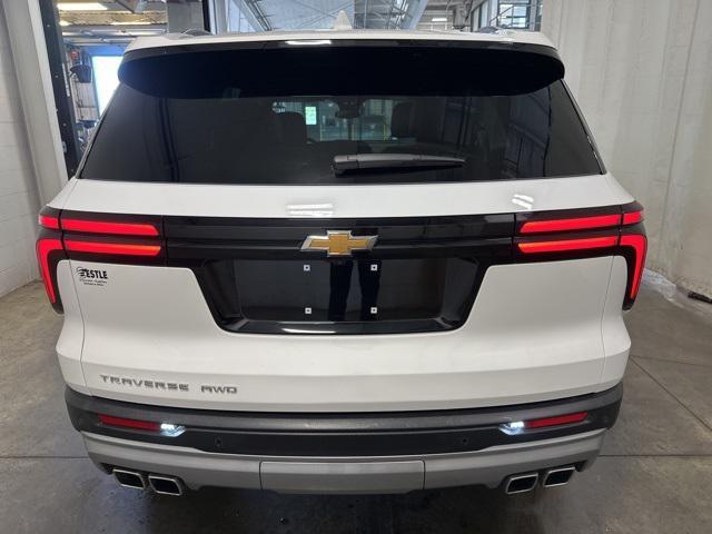 used 2025 Chevrolet Traverse car, priced at $37,998
