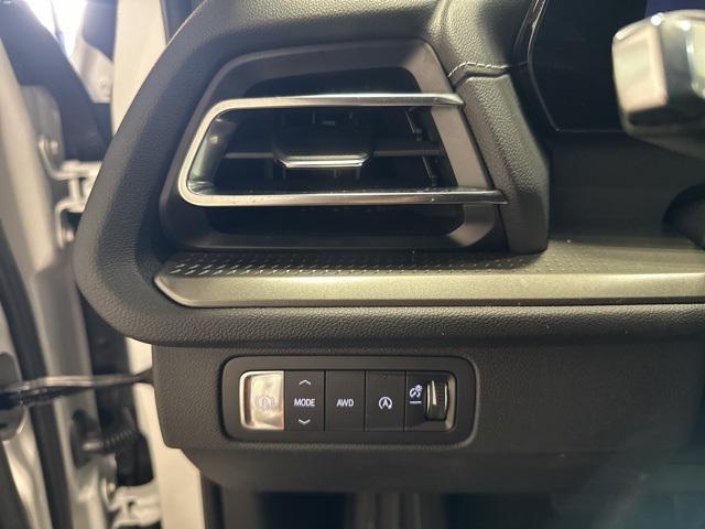 used 2025 Chevrolet Traverse car, priced at $37,998