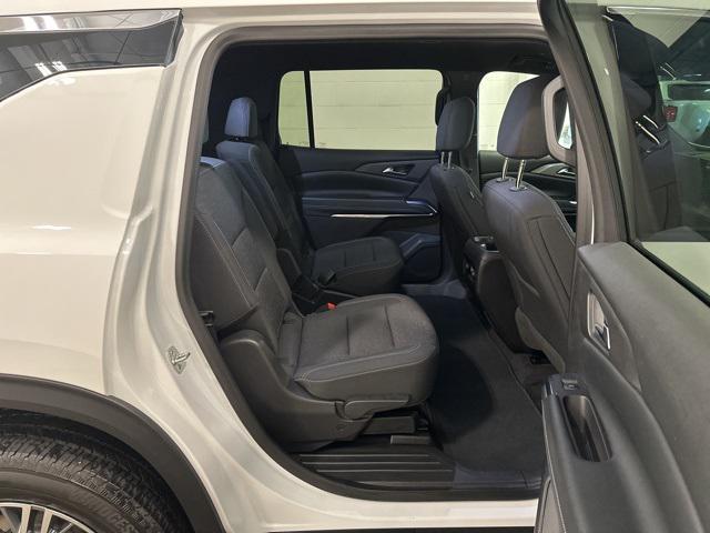 used 2025 Chevrolet Traverse car, priced at $37,998