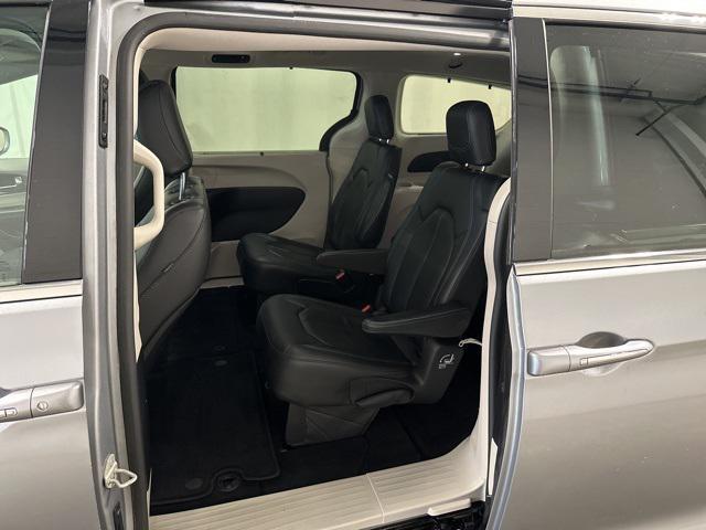 used 2021 Chrysler Pacifica car, priced at $28,862