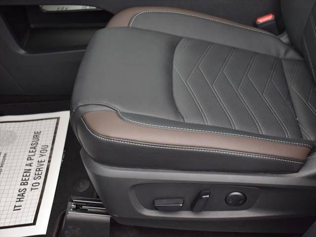 new 2025 Nissan Pathfinder car, priced at $45,916