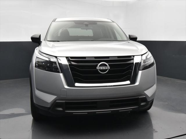 new 2025 Nissan Pathfinder car, priced at $34,390