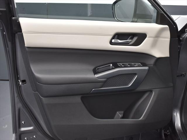 new 2025 Nissan Pathfinder car, priced at $39,797