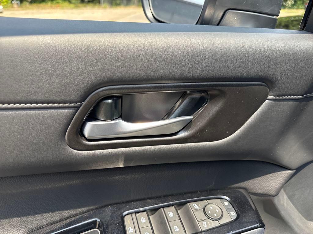 new 2025 Nissan Pathfinder car, priced at $39,084