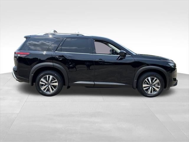 new 2025 Nissan Pathfinder car, priced at $43,284