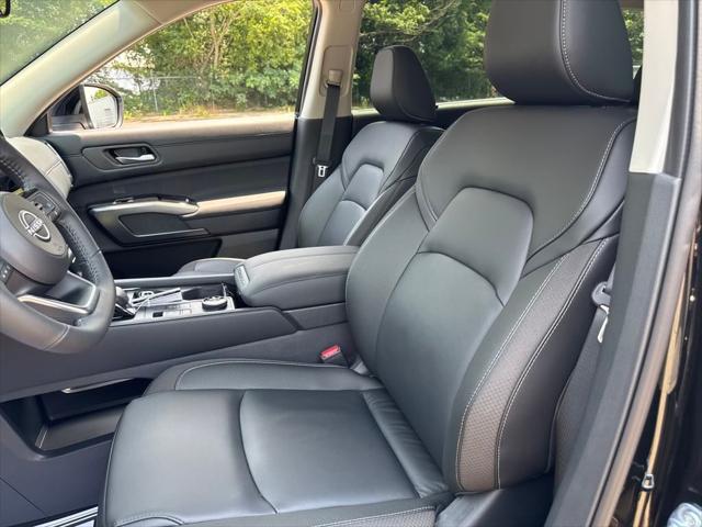 new 2025 Nissan Pathfinder car, priced at $42,084