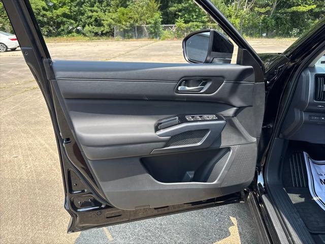 new 2025 Nissan Pathfinder car, priced at $42,084