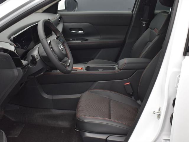 new 2025 Nissan Kicks car, priced at $26,612