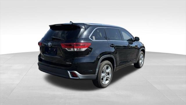 used 2017 Toyota Highlander car, priced at $24,439